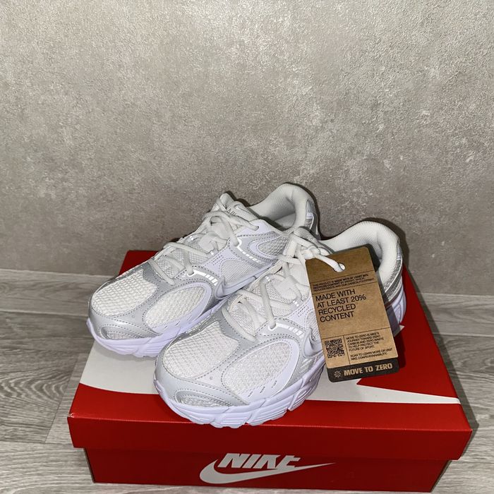 Жіночі кросівки Nike V5 RNR