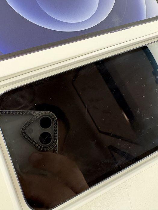 iPhone 12 64 GB – czarny (Midnight)