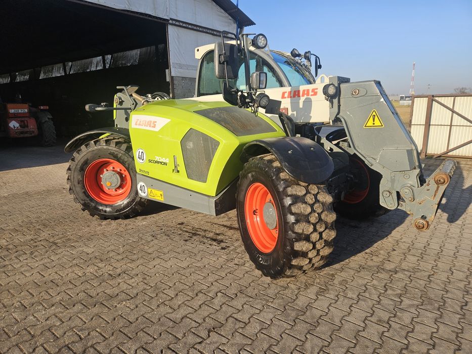 Ładowarka teleskopowa Claas Scorpion 7044