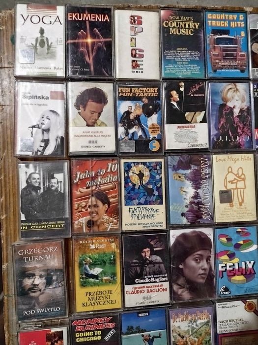 Kasety oryginalne piosenki filmy kursy językowe, religijne