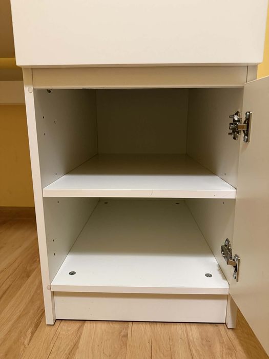 Biurko ze szklanym blatem, TRANSPORT W CENIE