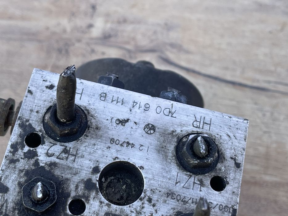 Блок ABS Volkswagen T4 Фольксваген Т4 7D0614111B