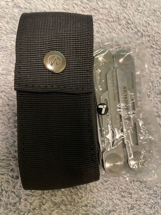 Мультитул с плоскогубцами для походов и кемпинга. Новый.