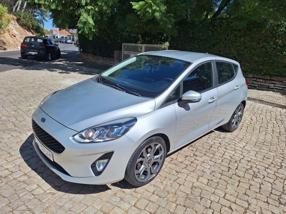 Recente poucos kms aceito retoma,  viatura com garantia