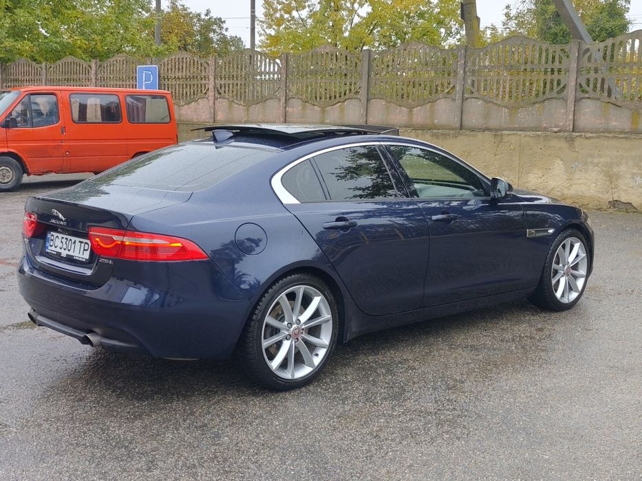 Jaguar XE/абсолютно справне авто