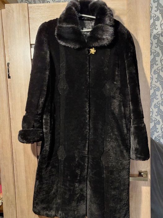 Продам шубу, овчинка з норковим воротником