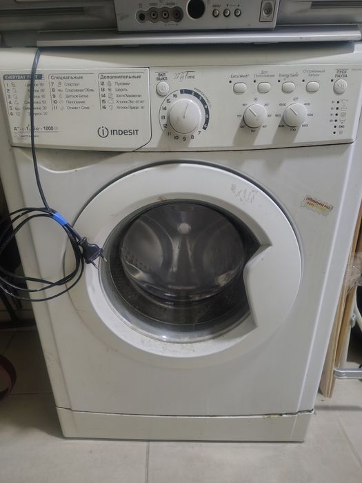 Пральна машина машинка indesit E2SC2150 робоча повністю пере гарно