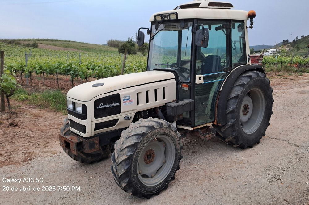 Trator pomareiro lamborghini 880F