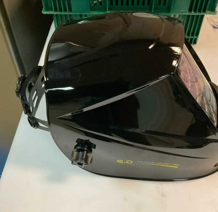 Сварочная маска с автоматическим затемнением и большим обзором