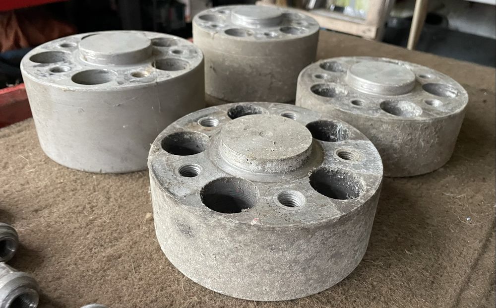 Espacaçadores Subaru Impreza com porcas