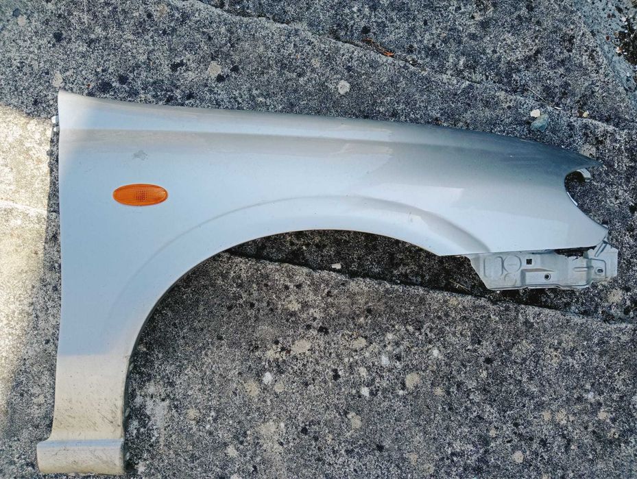 Guarda Lamas Frente Direito - Nissan Almera 2003
