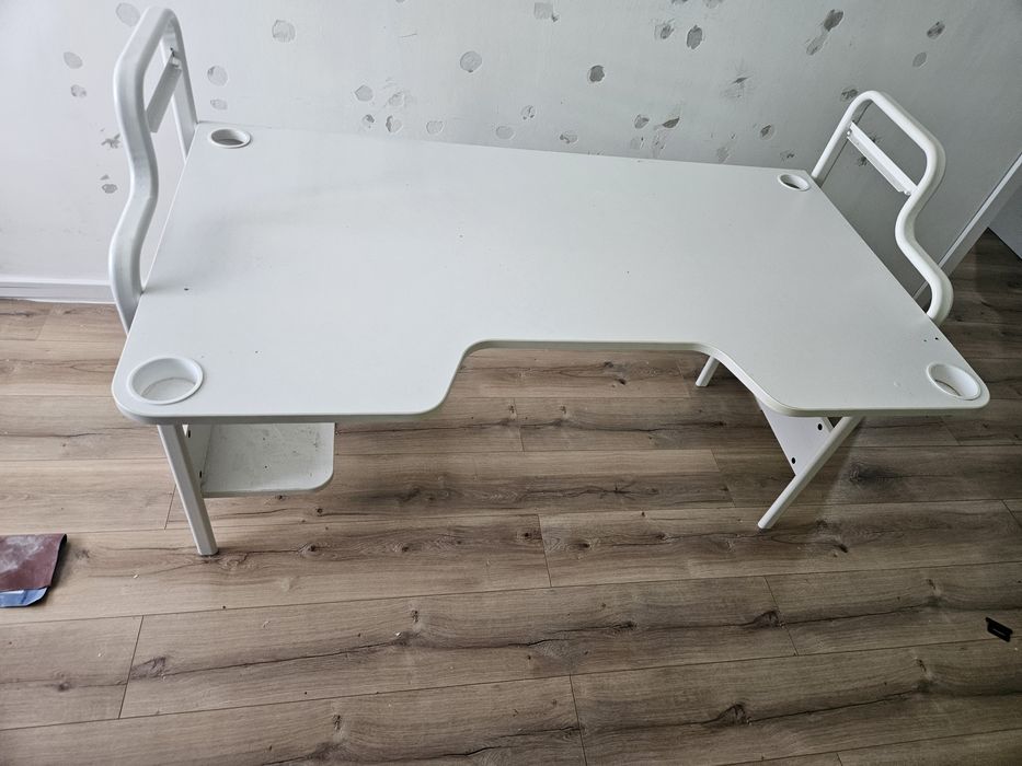Biurko gamingowe  dł.200cm szr.75 cm  wys.75