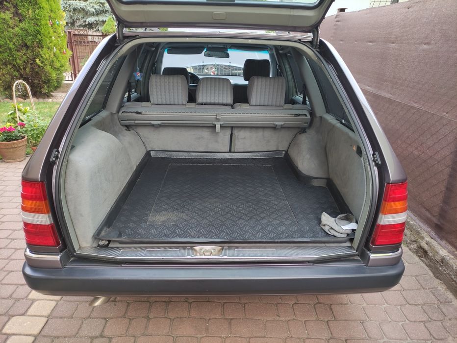 REZERWACJA Sprzedam Mercedes Benz W 124 TE 2.2 BENZYNA 150 KM