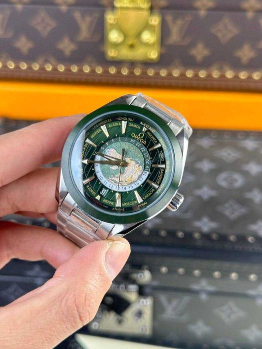 чоловічий наручний годинник  Omega Seamaster 150m Worldtimer VS
