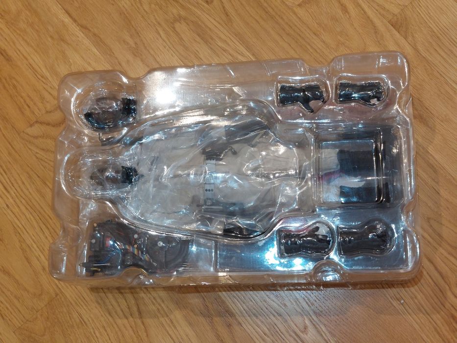 Present toys: 4 figurki z filmu Ghostbusters [skala 1/6]