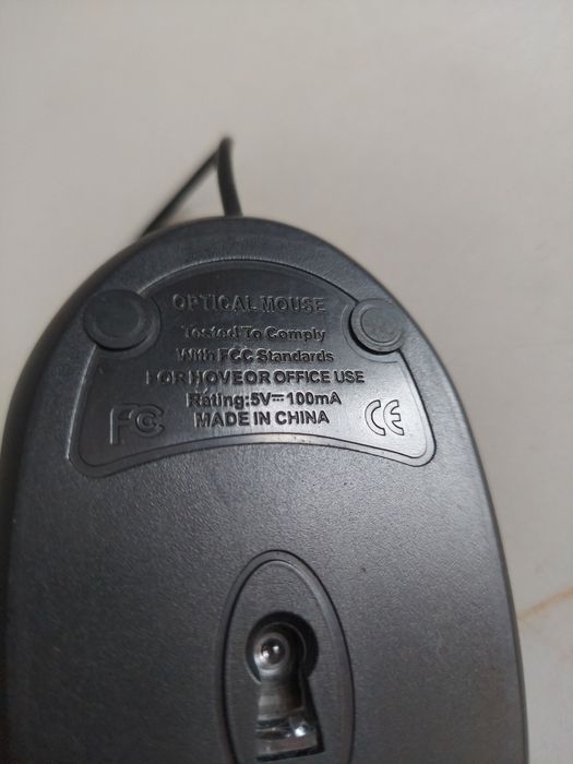 Кабели для персональных компьютеров. Мышка проводная.