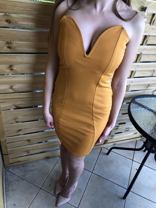 Sukienka bez ramiączek musztardowa rozmiar XS S wesele