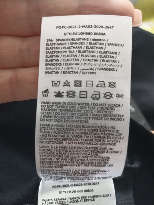 T-shirt czarny złote napisy Guess roz.XS/S