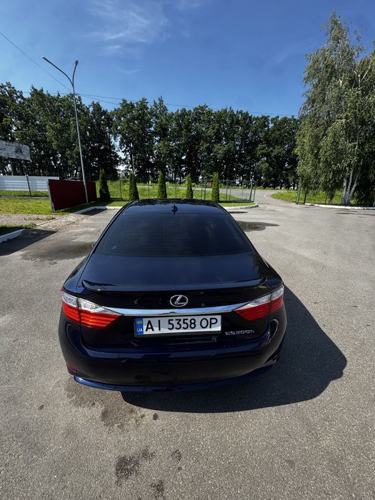 Продам  Lexus ES 300 H