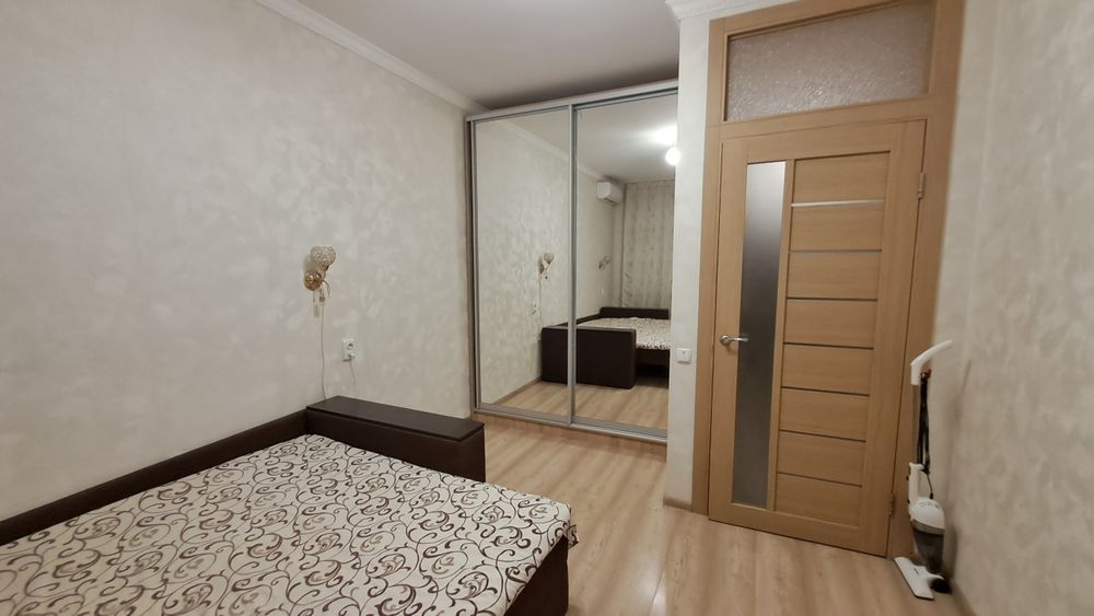 Сдам Свою однокімнатну, 40 м²,  Варшавський квартал, Виноградар,