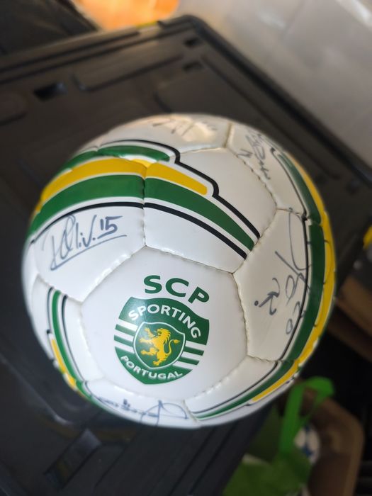Bola do Sporting autografada