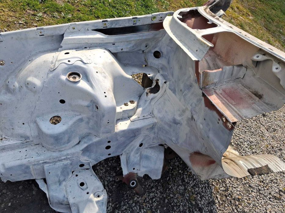 Nadkole ćwiarta prawa przód mercedes W123