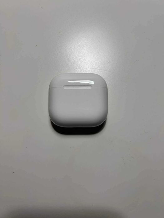 Słuchawki Apple AirPods 4