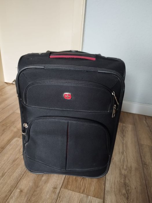Sprzedam walizkę wenger