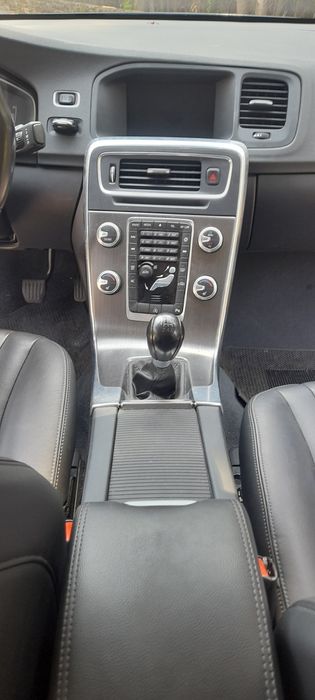 VOLVO S60 D2 momentum