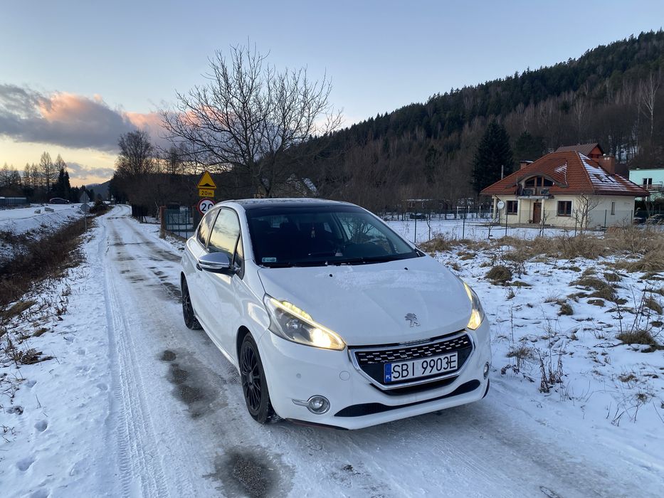 Peugeot 208 sport 3 drzwi led navi czarne alufelgi