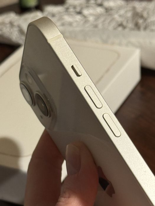 Apple iPhone 13 128Gb Starlight: 13 500 грн. - Смартфоны