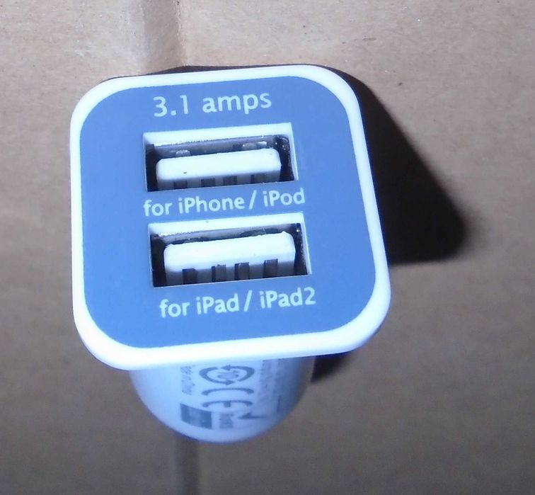 Carregador isqueiro iPad/iPhone/iPod/HTC saída USB 3.1A. Estado Novo