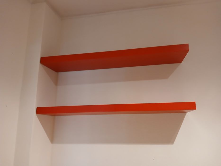 Prateleira Ikea vermelha