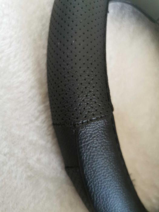 Cobertura de volante de máxima duração, feita de couro preto