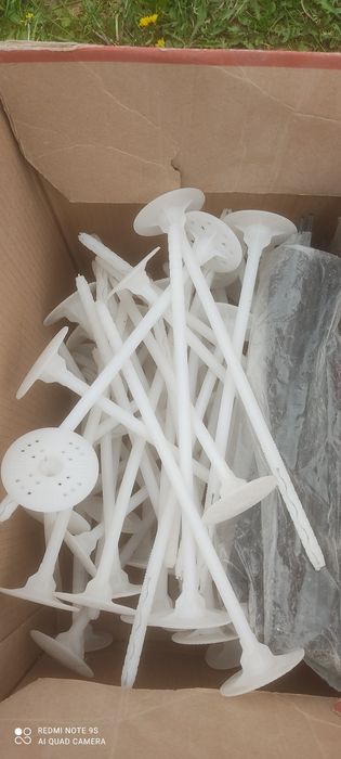 Kołek do styropianu 10x280, 132 szt