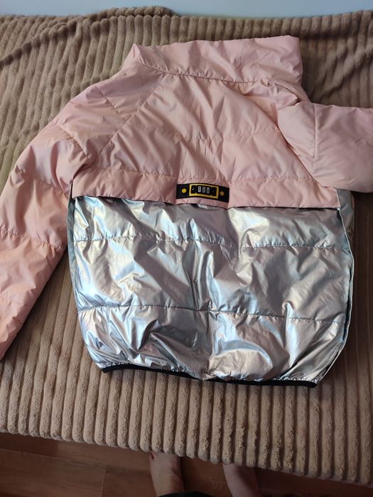 Продам куртки, підліткоаі на девчінку 44р.а також жіночу 50 р