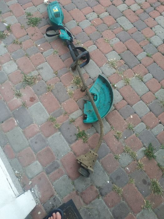 Электро коса BOSCH как на фото