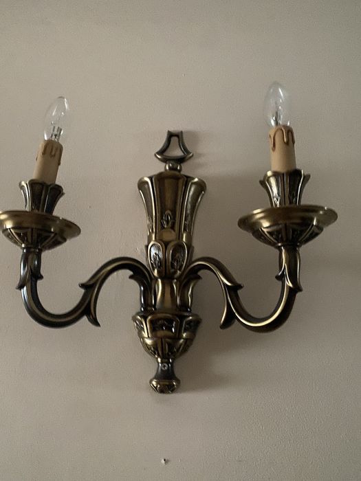 Vendo apliques em metal