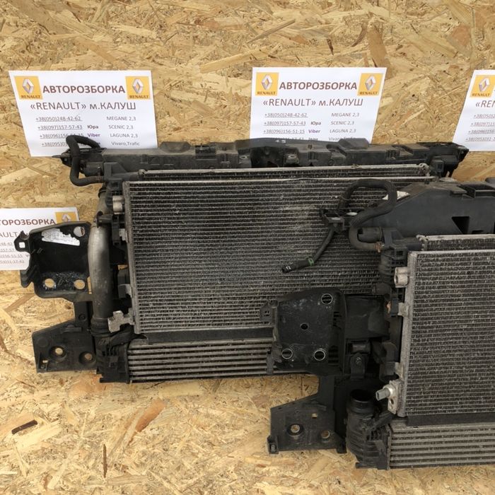 Передня панель (телевізор) радіатори Renault Megane 3 Scenic 3 09-15р.
