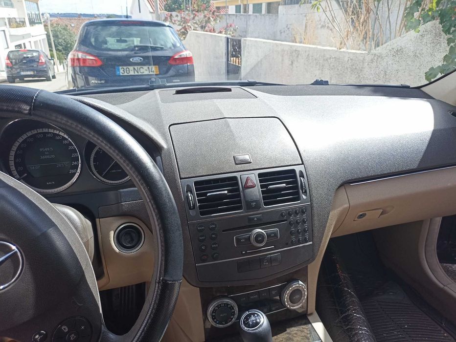 Mercedes C200, diesel, 190cv, preta, 2010