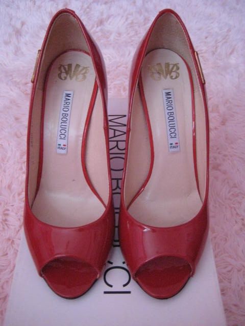 Sprzedam śliczne czerwone szpilki rozmiar 38 Mario Bolucci jak nowe