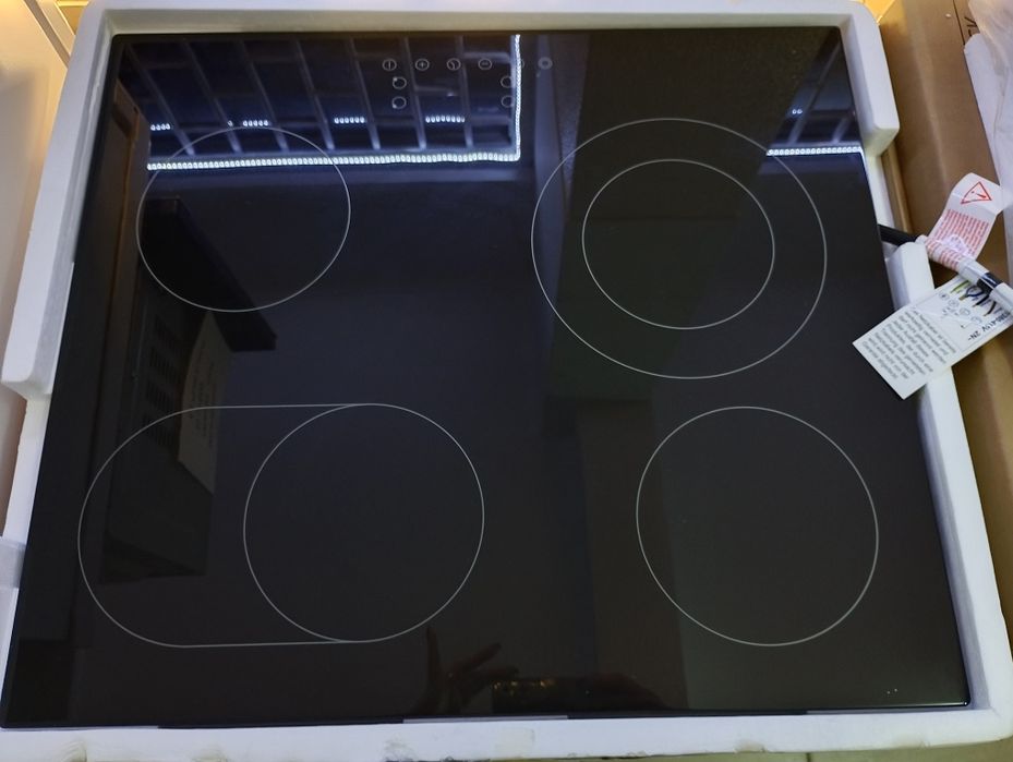 Placa de indução novo  temos com 4 zonas e 3 zonas