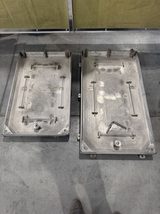 Люк с нержавейки