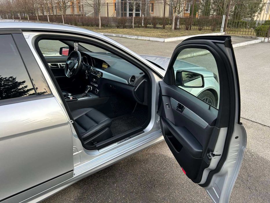 Mercedes-Benz C-Class 2012