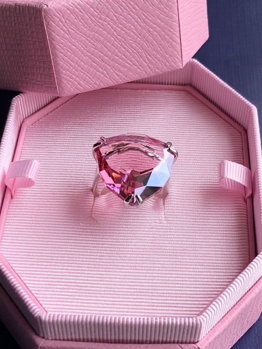 Кільце з великим каменем Swarovski