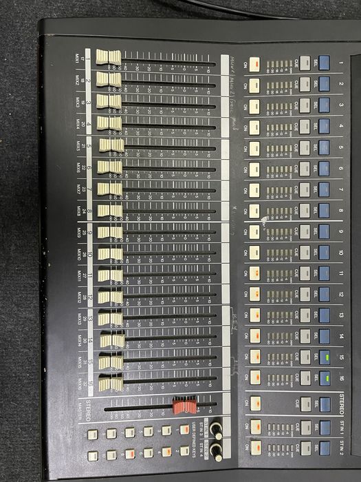 Продам LS9-16 мікшерний пульт
