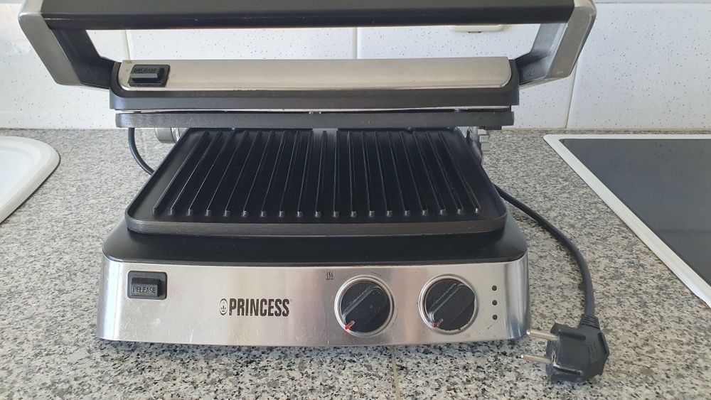 Grelhador eléctrico marca Princess