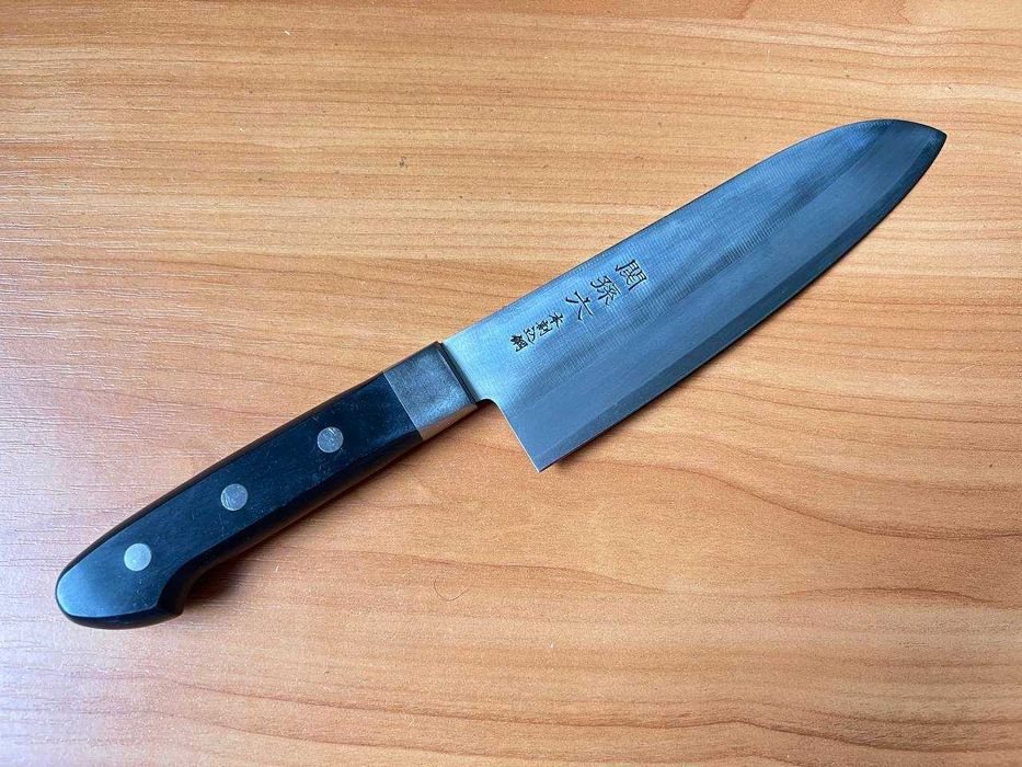 Японский кухонный нож Kai Seki Magoroku Santoku