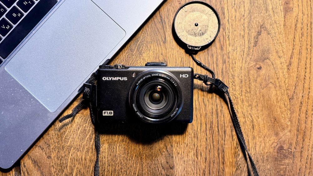 Olympus XZ 1 | Стан НОВОГО | Світлосильний F1.8 | Преміум-компакт
