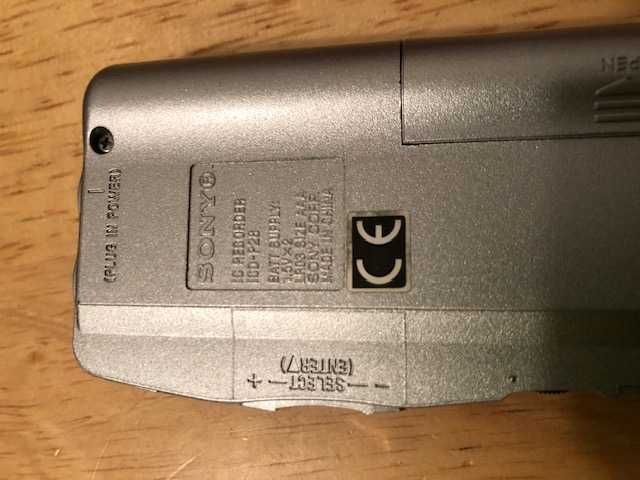 Dyktafon cyfrowy SONY ICD-P28